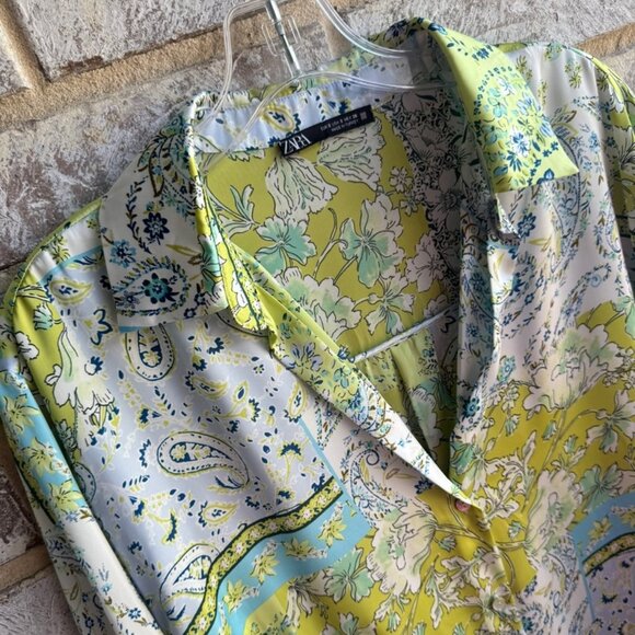 Zara Collared 3/4 Sleeve Paisley Print Satin Button Up Blouse Women's Size S - Picture 4 of 7